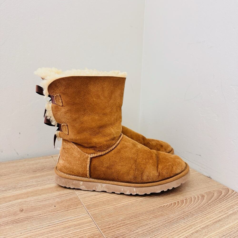 UGG Bailey Bow II boots in chestnut Women’s Size 9 - Picture 5 of 10
